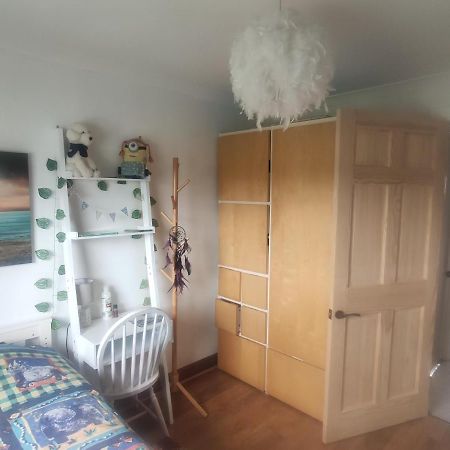 Single Bedroom In Quiet Neighbourhood Glasgow Eksteriør billede