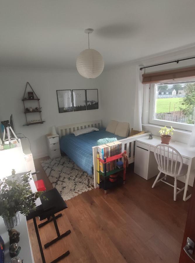 Single Bedroom In Quiet Neighbourhood Glasgow Eksteriør billede