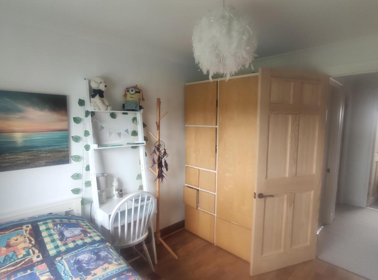 Single Bedroom In Quiet Neighbourhood Glasgow Eksteriør billede