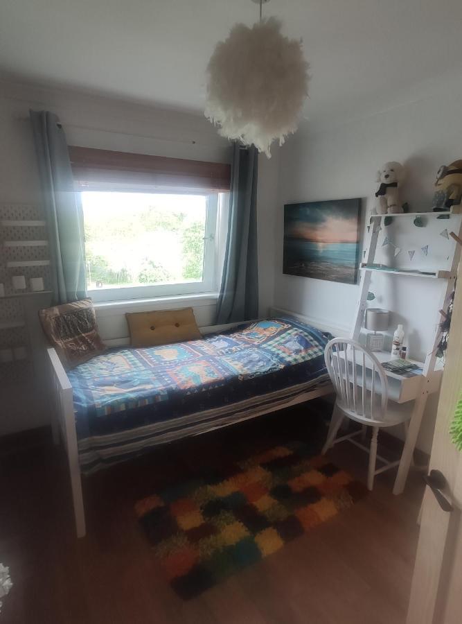 Single Bedroom In Quiet Neighbourhood Glasgow Eksteriør billede